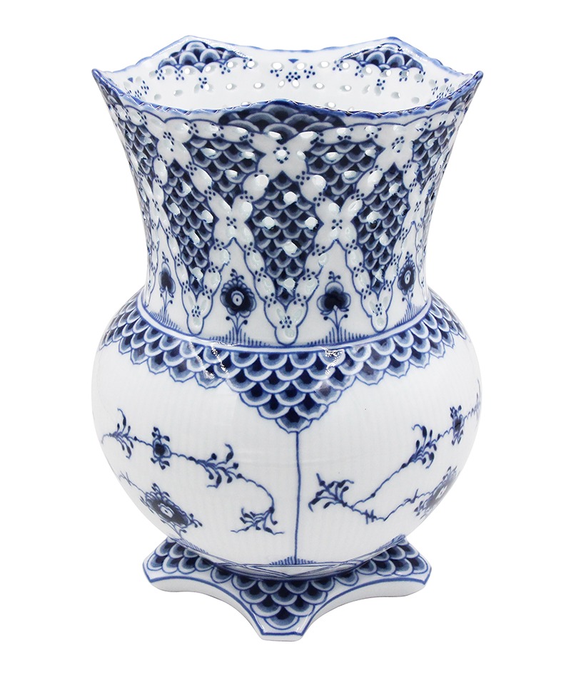 SMF Blue White Porcelain Art Vase with Under-glazed Tang Grass Pattern Design for Home Decoration