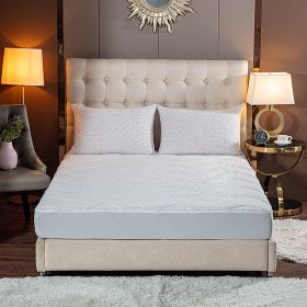 White copper‑yarn quilted fitted sheet