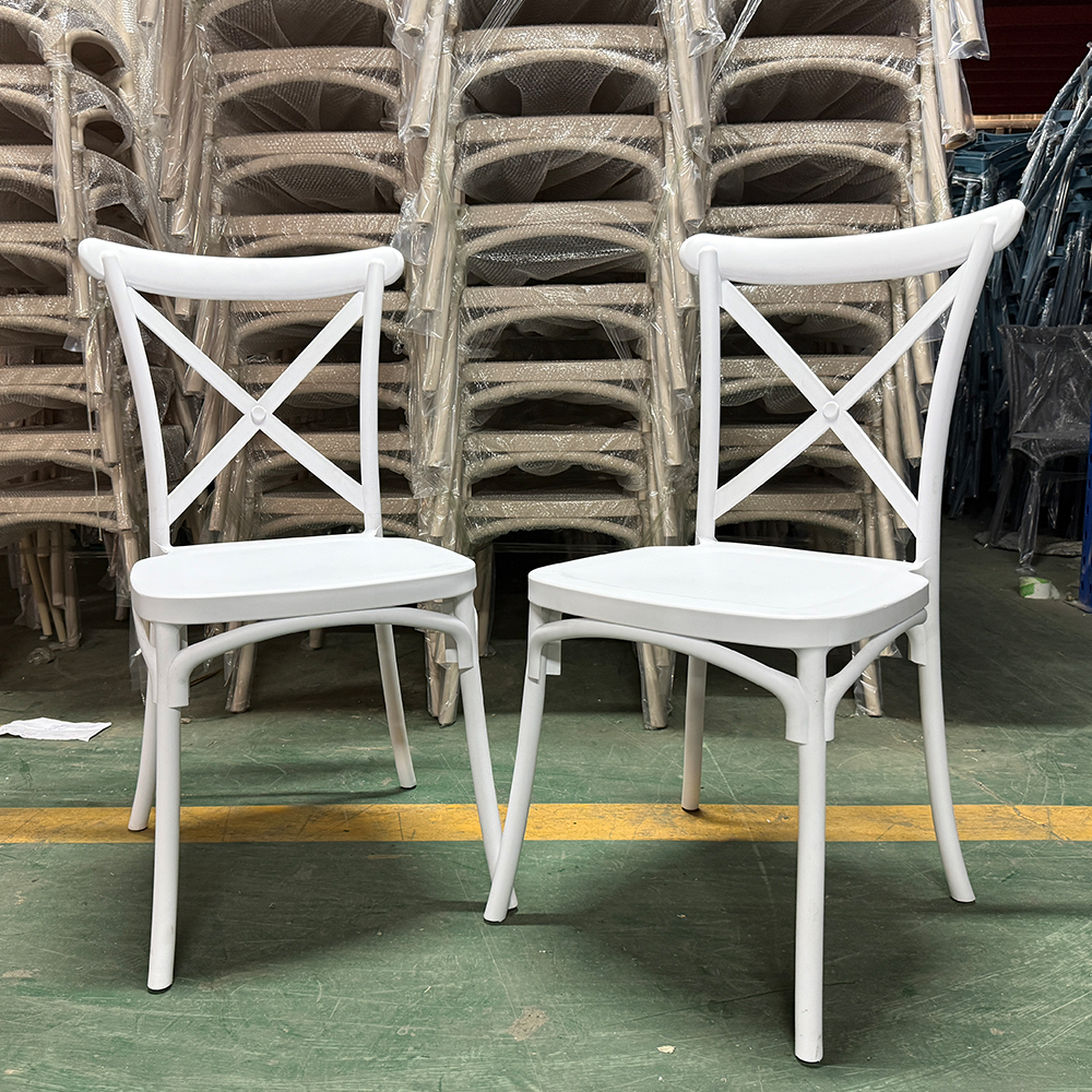 Wholesale Plastic Chairs Modern Replica Designer Furniture Livingroom Chairs Stackable PP Chair