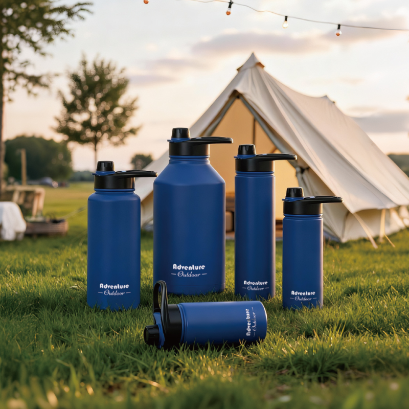 Double‑wall vacuum insulated tumbler, screw‑on direct‑drink lid with carry handle