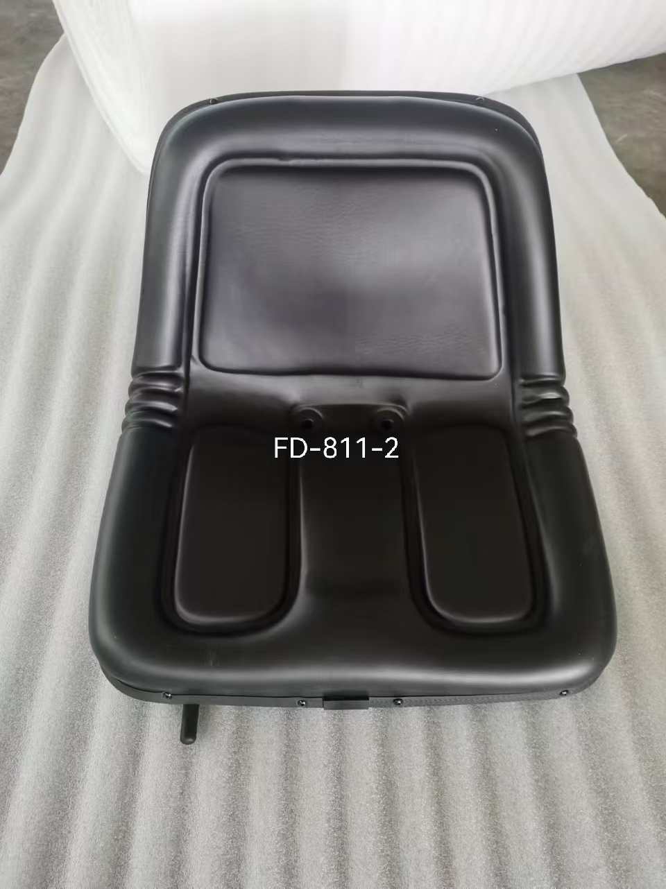 Adjustable PVC Tractor Seat Universal Forklift Excavator Engineering Machinery Driver Seat FD-811-2