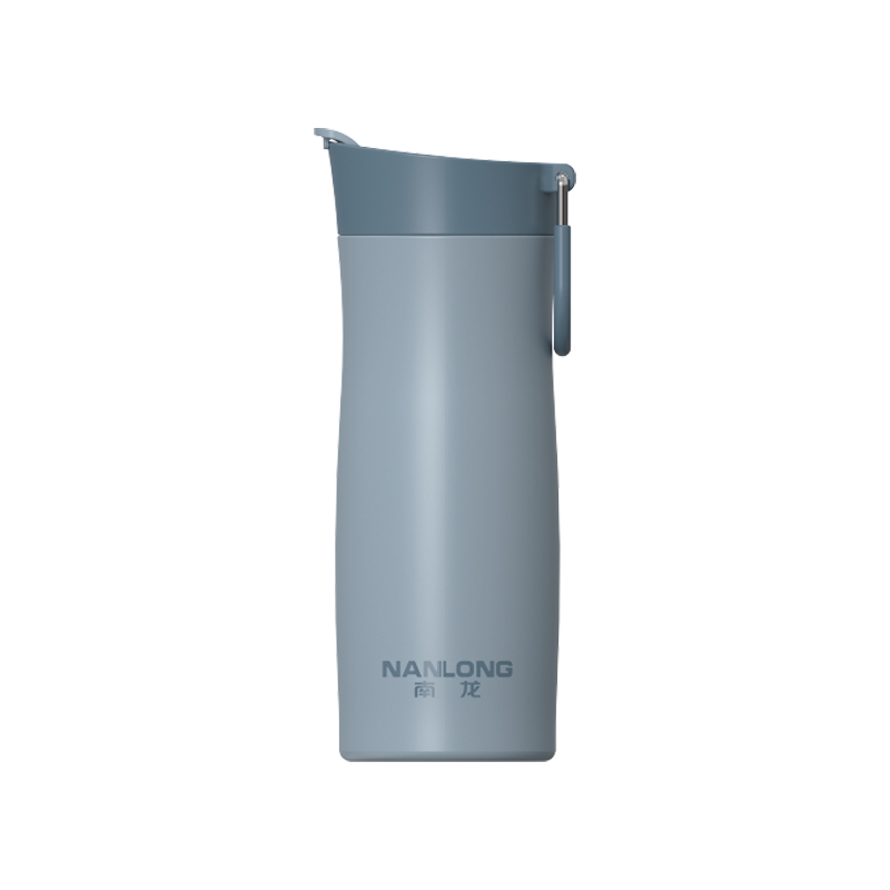 Double‑Wall Vacuum Insulated Mug, Flip Lid with Lanyard