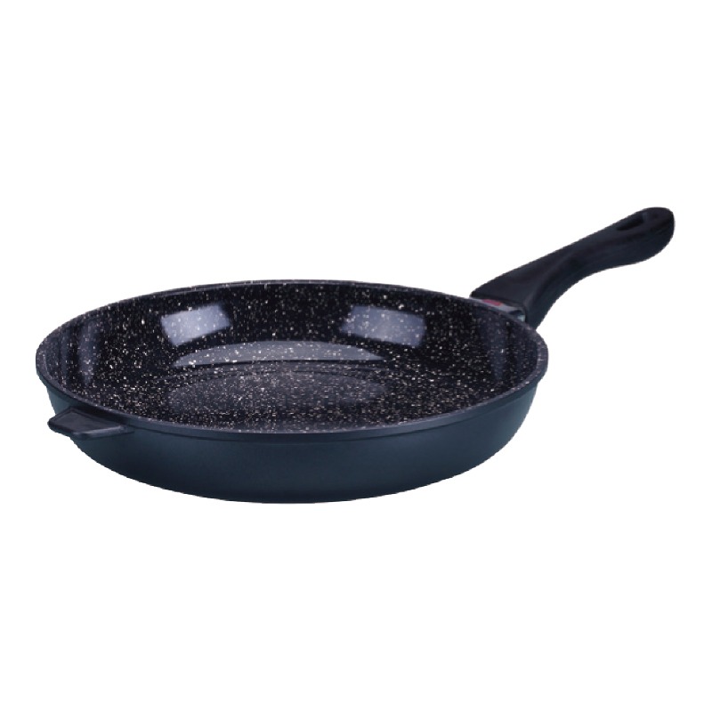 Cast aluminum frying pan