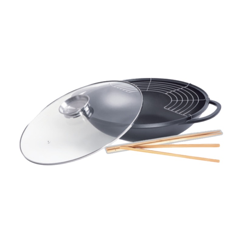 Cast aluminum frying pan with steaming rack