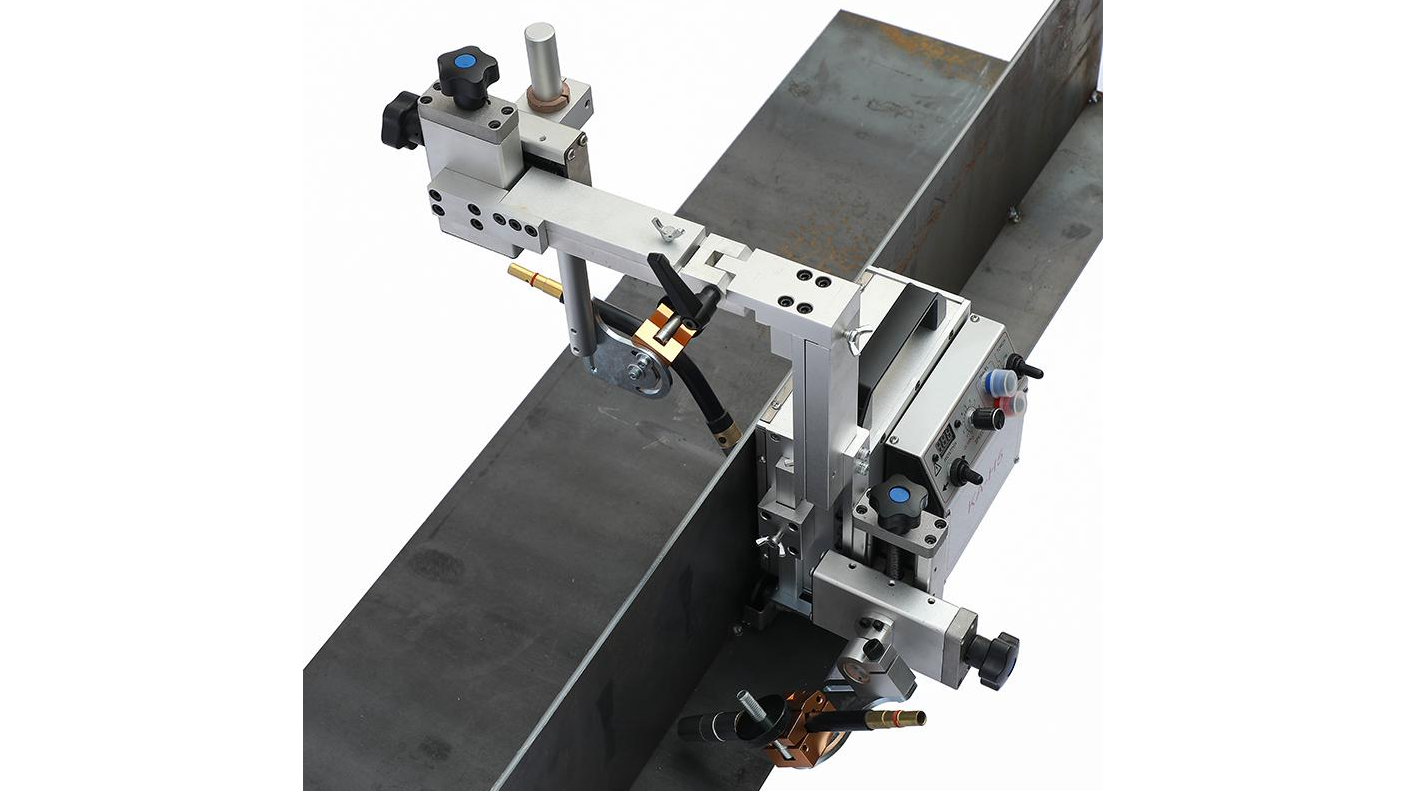 Shuanghua welding cut Side suction double gun angle welding trolley Shuanghua Welding and Cutting Side Suction Double Gun Corner Welding Cart Two welding guns, two-sided corner welding for forming in