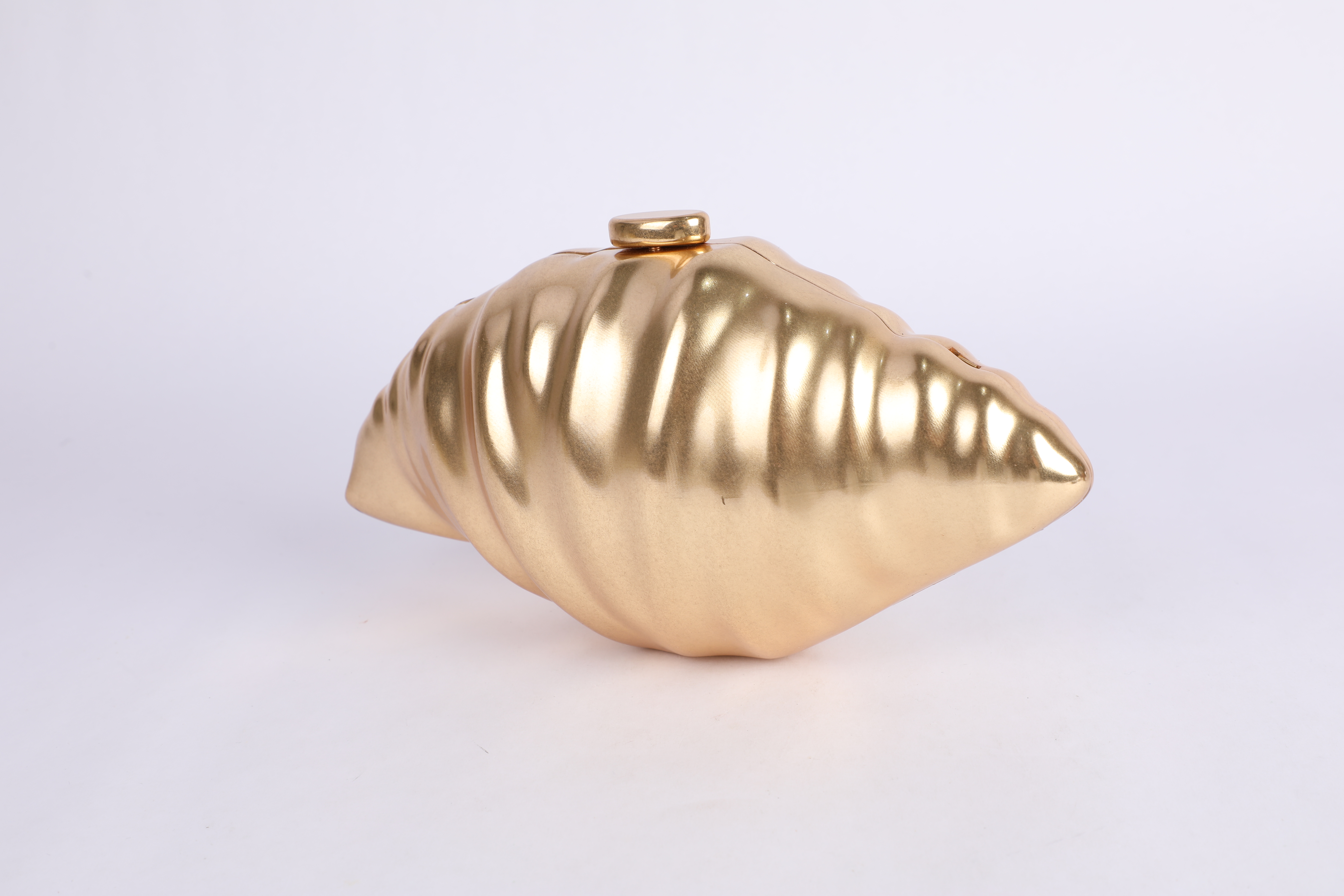 Gold Shell-Shaped Metal Chain Evening Bag