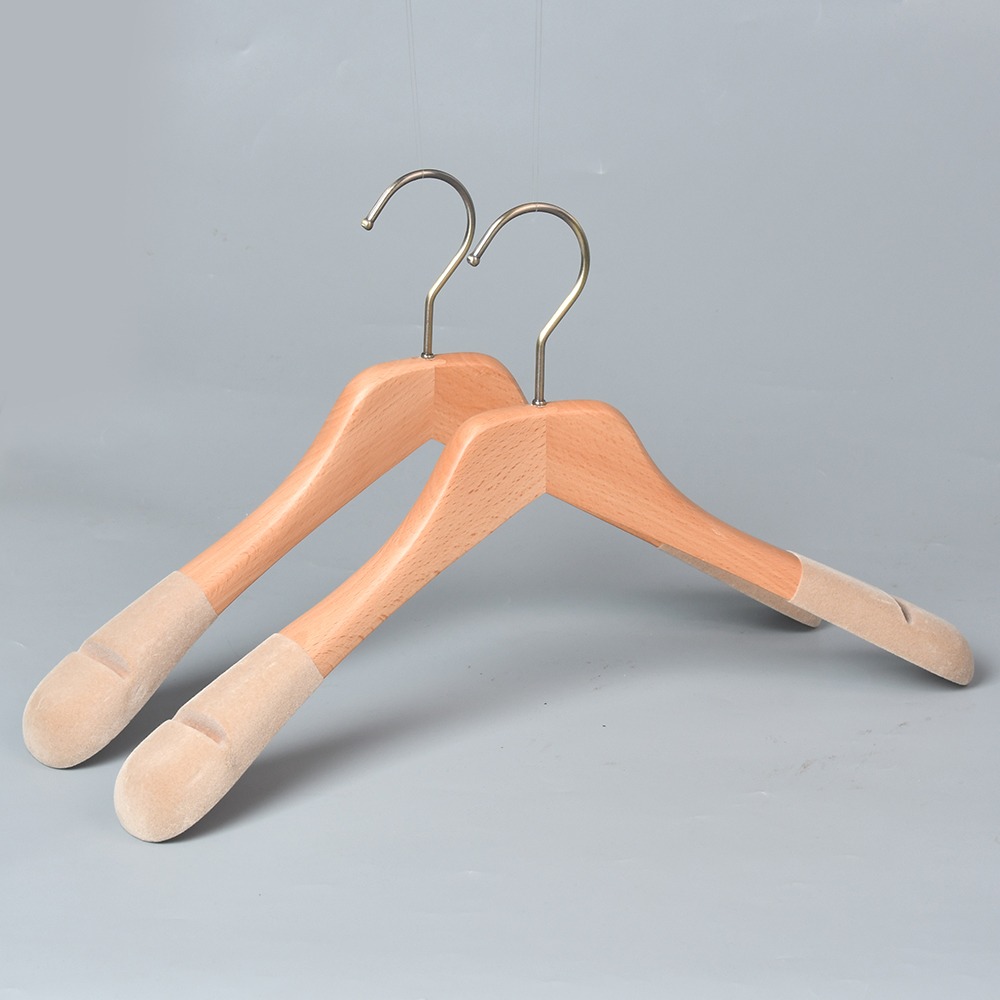 PENGFEI Manufacturer Customized Lotus Wood Hangers Clothes Suits Hangers with Logo