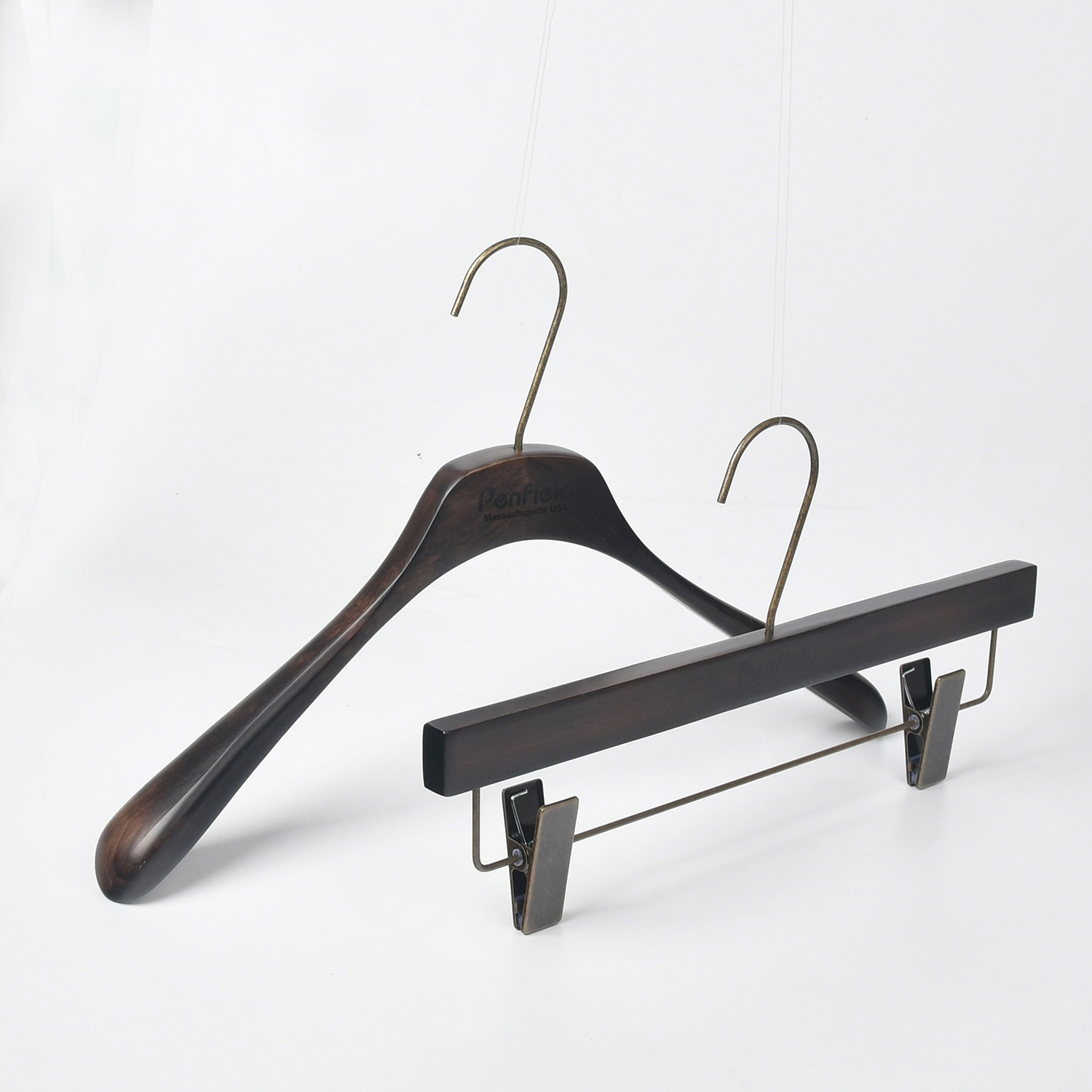Luxury hangers customized LOGO suit hanger with clips for clothes brand