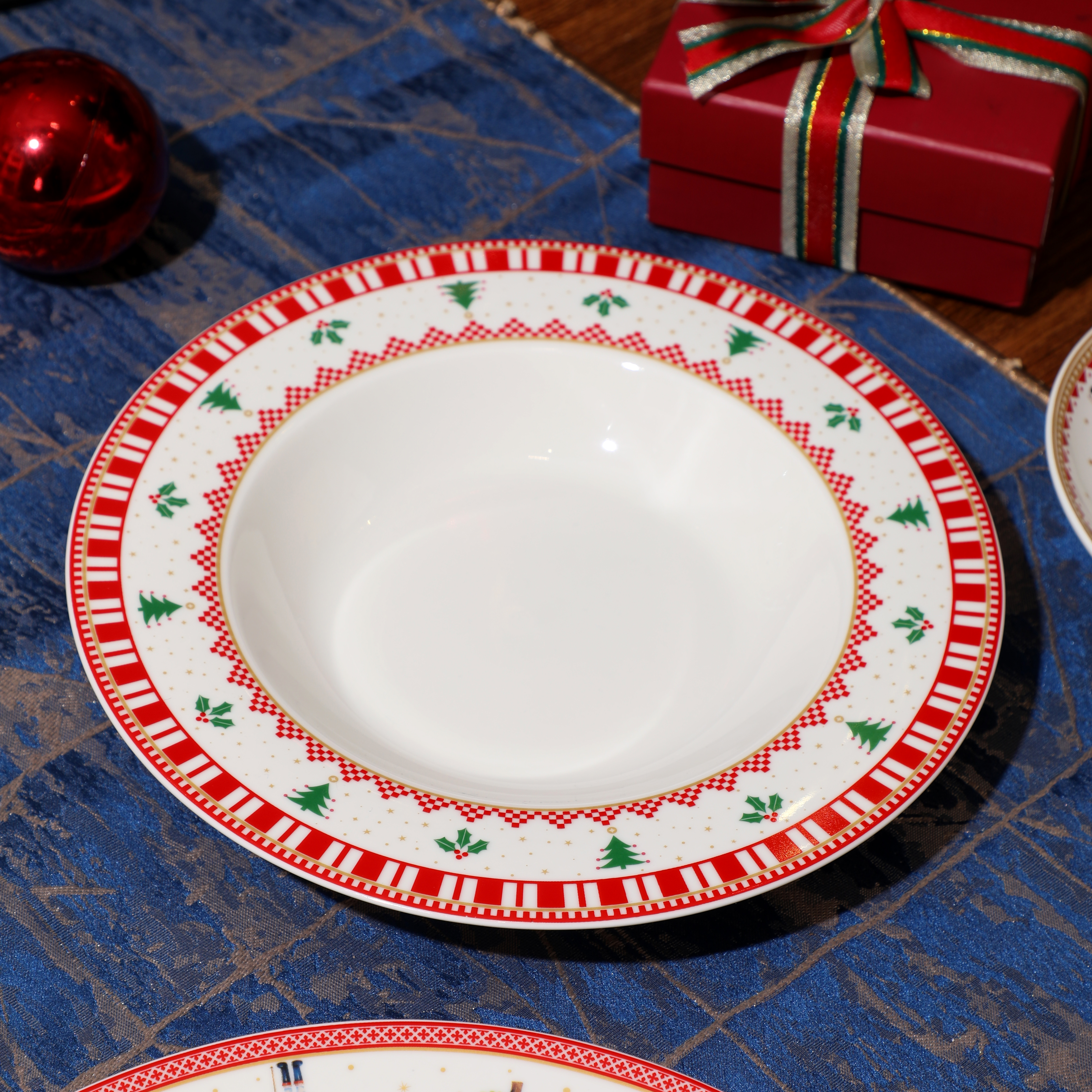 Nutcracker Soldier Christmas Ceramic Dinner Plate, 8.5‑inch Flat Dinner Plate